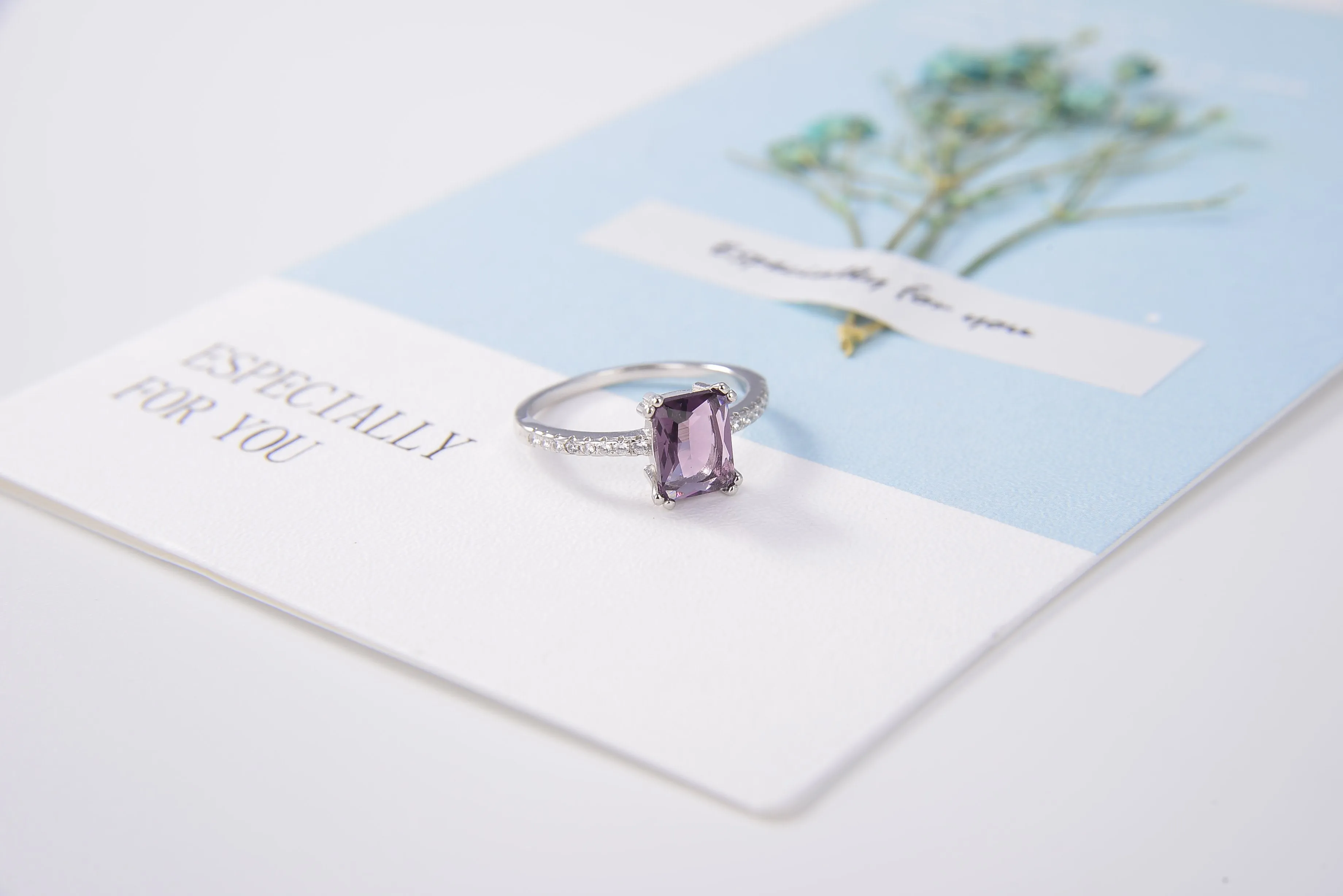 Amethyst Gem Cushion Cut Ring (925 Sterling Silver)