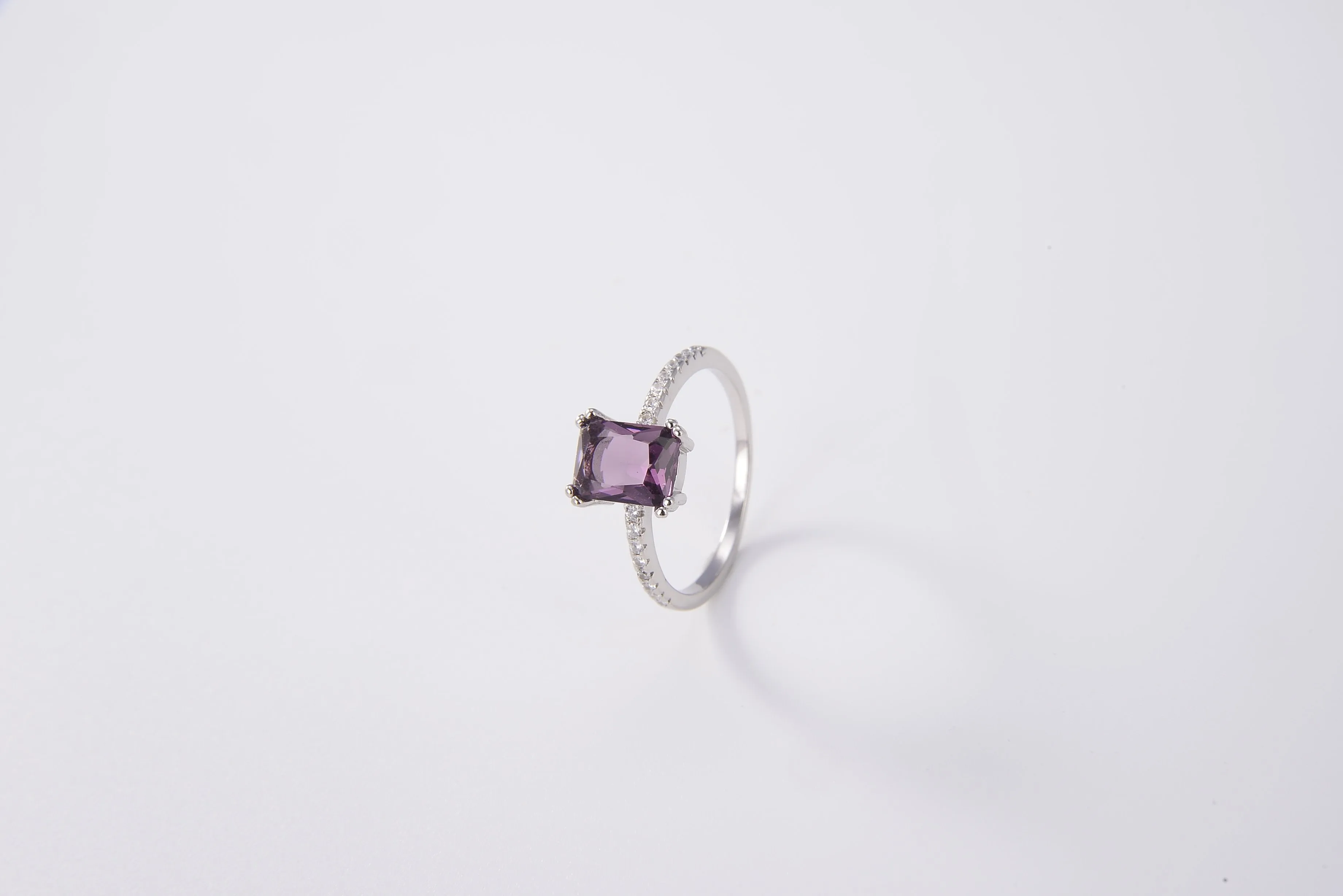 Amethyst Gem Cushion Cut Ring (925 Sterling Silver)