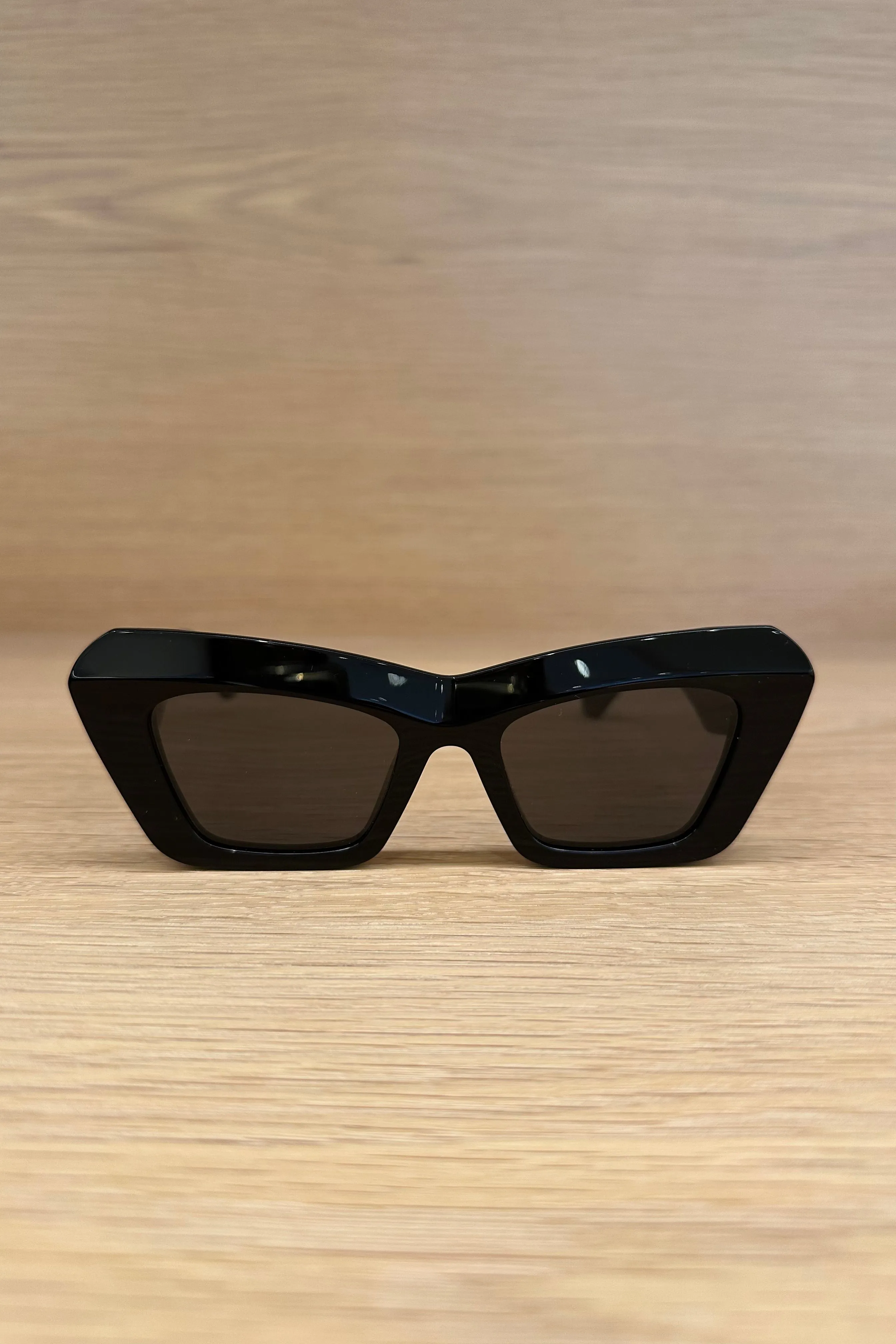 CATEYE SUNGLASSES IN BLACK (LW40036I)