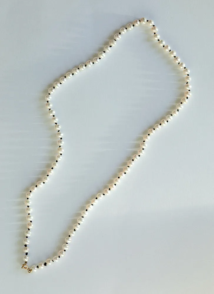 Classic pearl necklace 14k gold