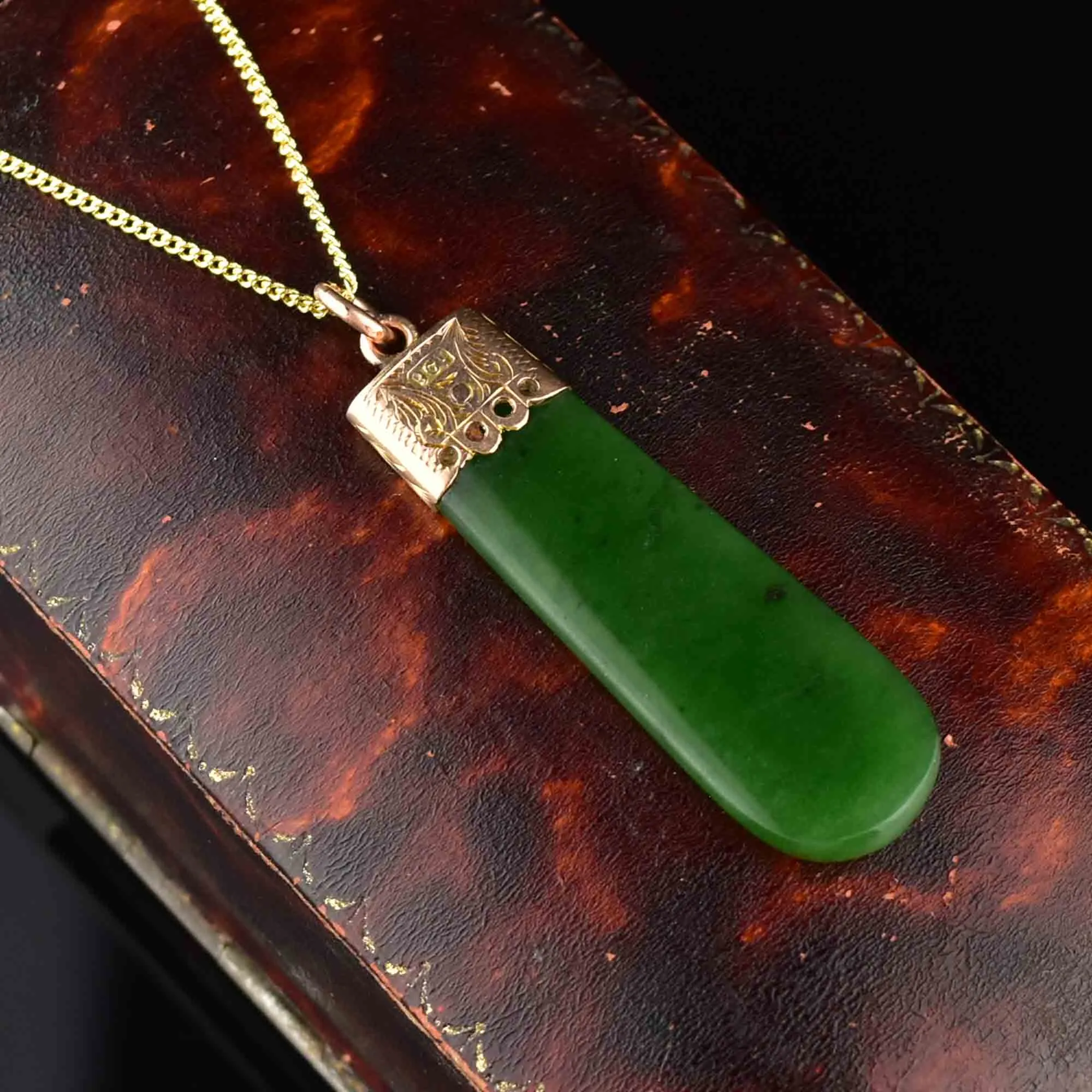 14K Gold Maori Pounamu New Zealand Greenstone Jade Pendant Necklace