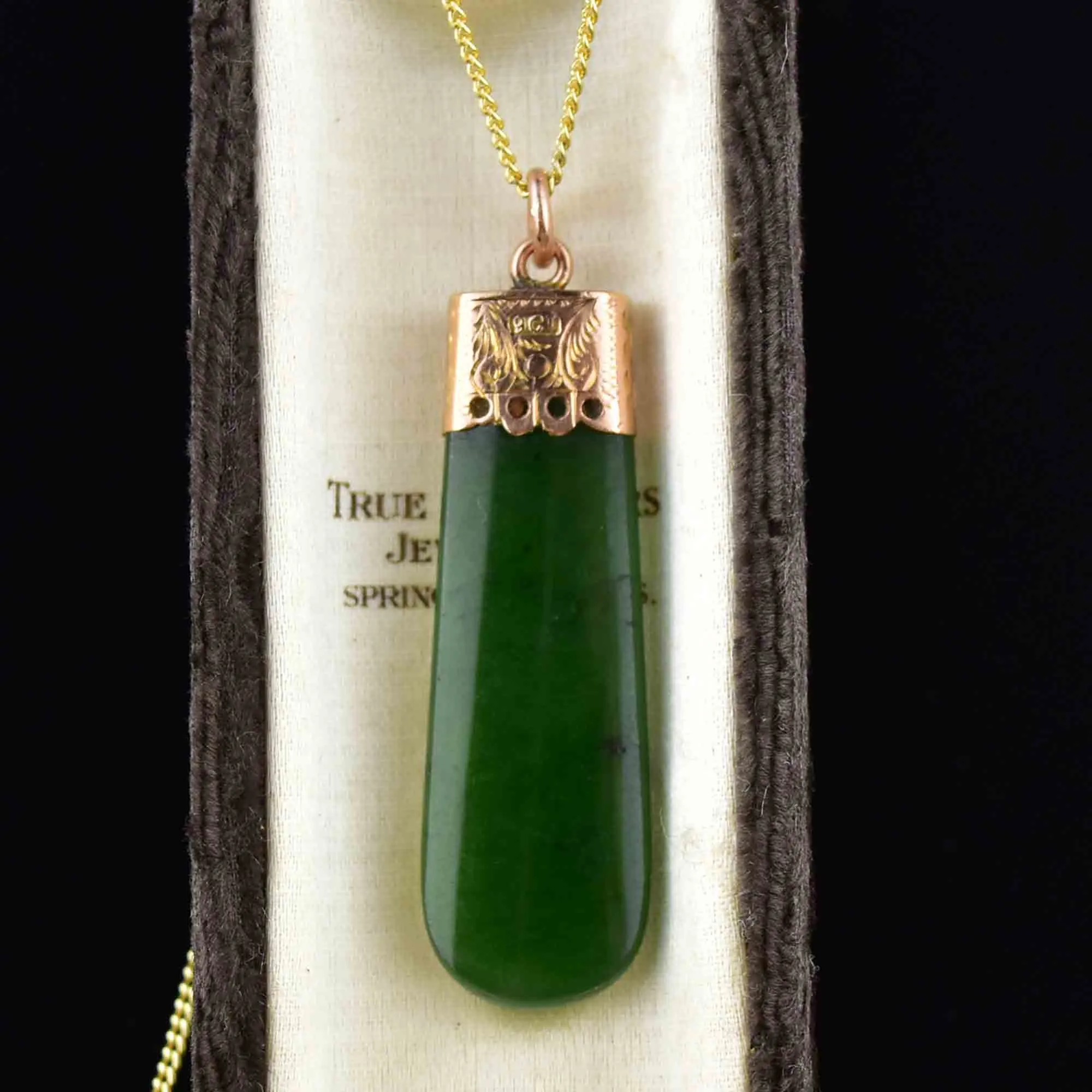 14K Gold Maori Pounamu New Zealand Greenstone Jade Pendant Necklace