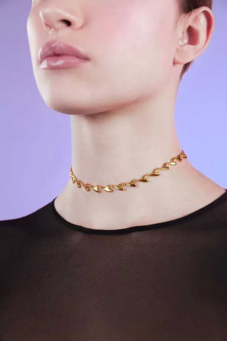 heart chain choker in gold