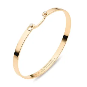 NOUVEL HERITAGE 18K YELLOW GOLD 4MM MONDAY MORNING MOOD BANGLE BRACELET WITH DIAMOND ACCENTED FRONT HOOK CLASP