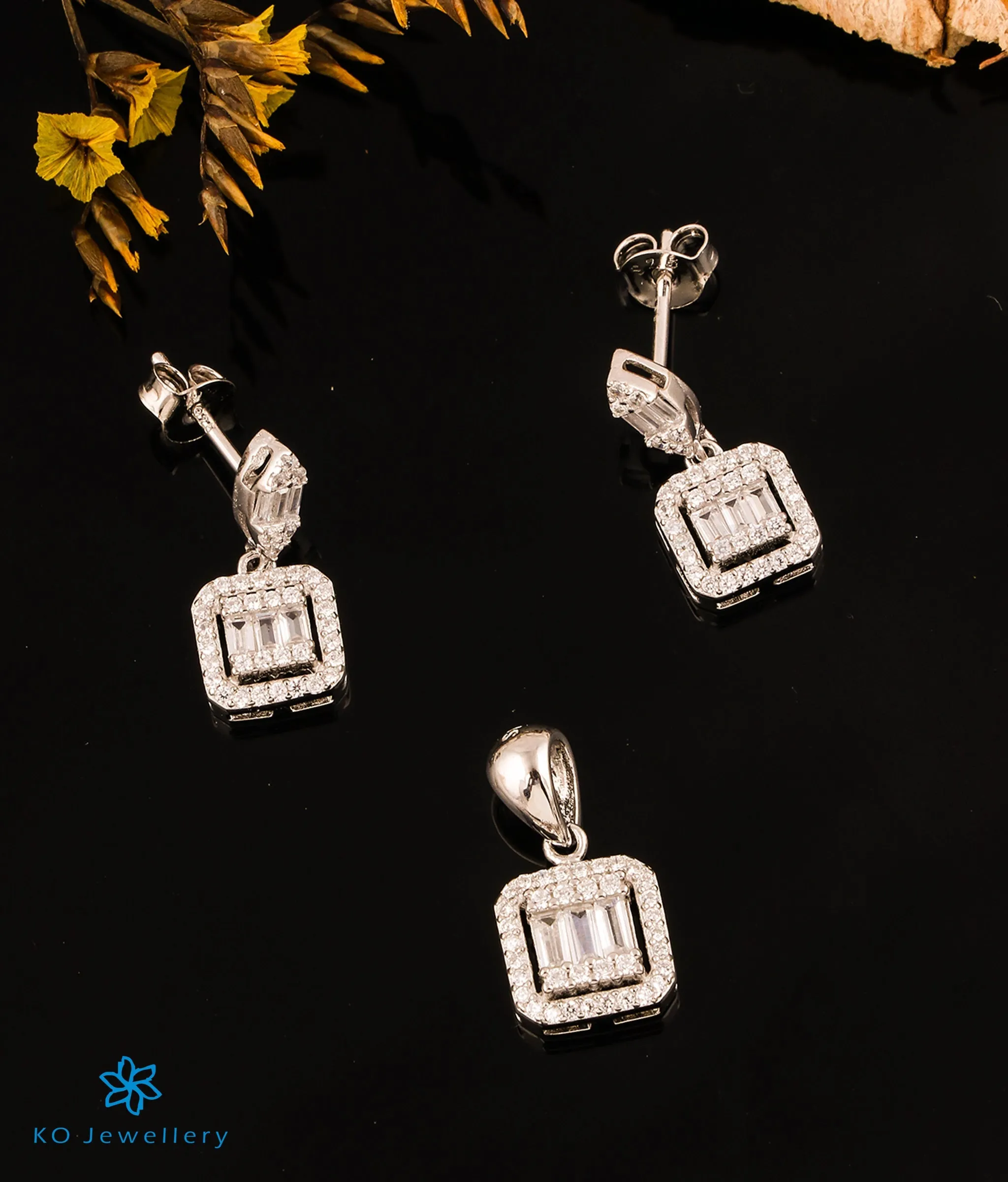 The Square Sparkle Silver Pendant Set