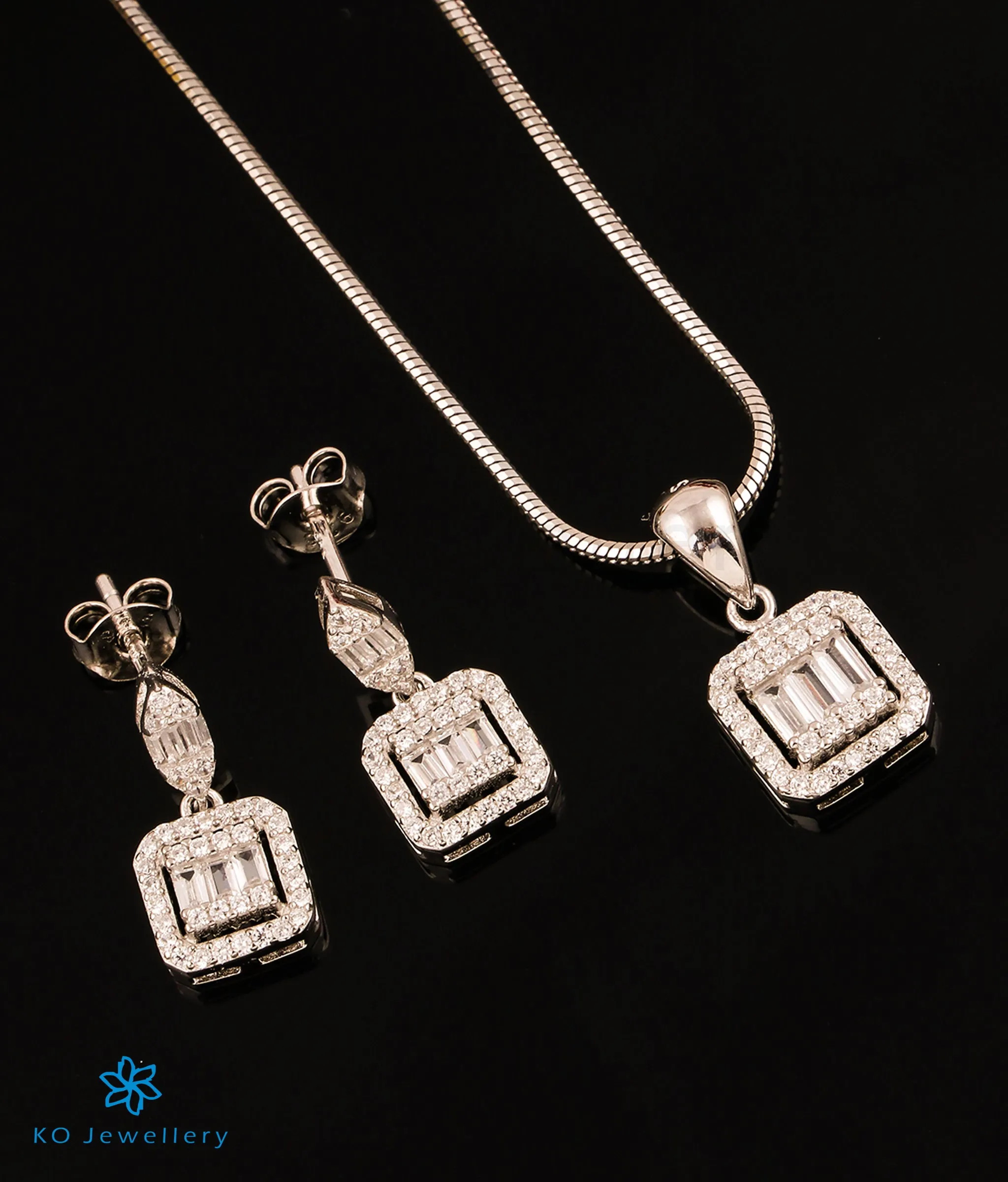 The Square Sparkle Silver Pendant Set