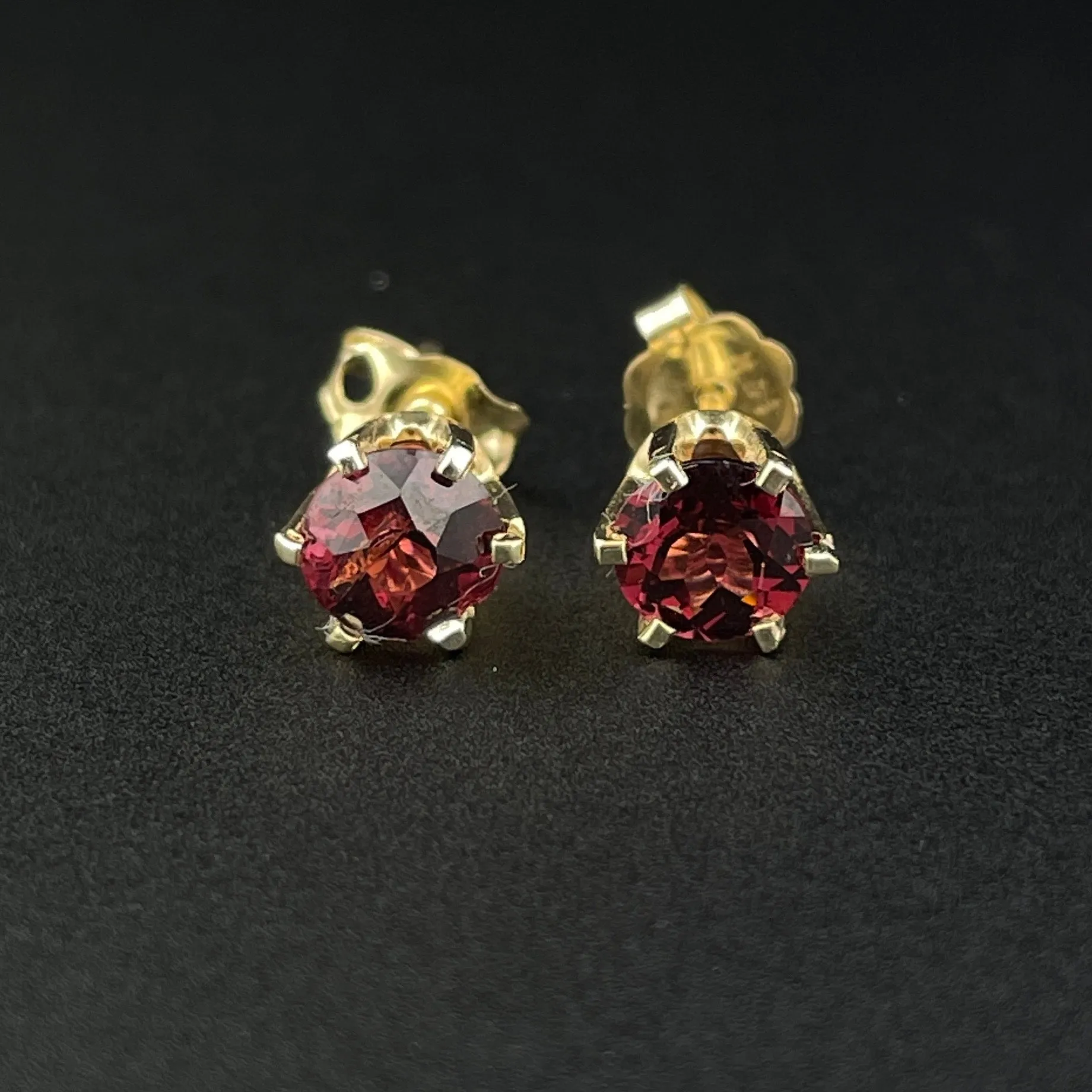 Vintage 14K Gold Garnet Stud Post Earrings