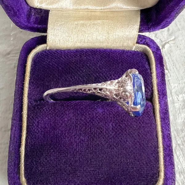 Vintage Oval Sapphire Filigree Ring