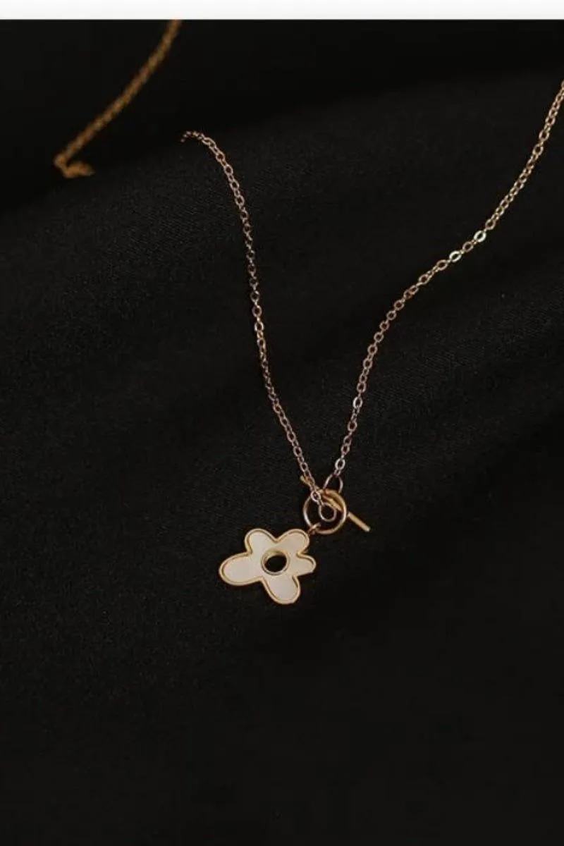 White Flower Necklace